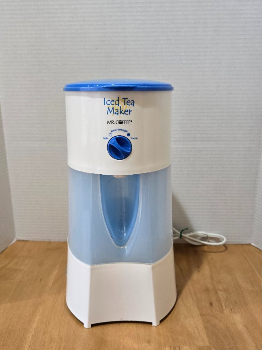 Mr. Coffee Iced Tea Maker 3 Quart Blue and White TM70 No Pitcher